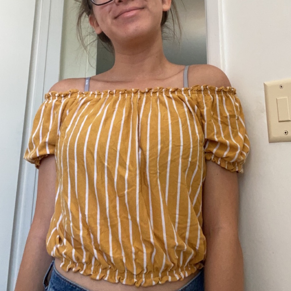 American Eagle off the shoulder shirt